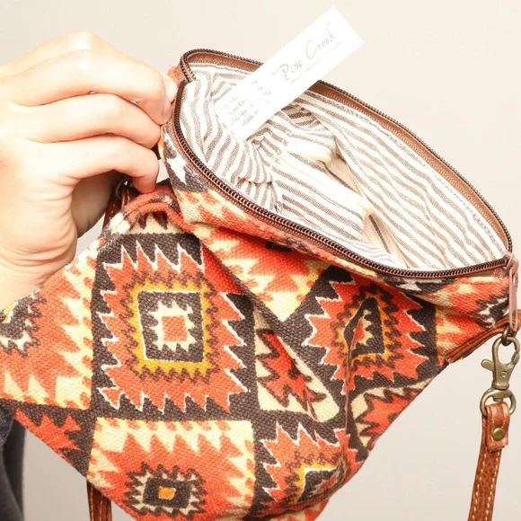 100% Cotton Fiber Pine Creek Orange Patterned Crossbody Bag - Picture 5 of 5